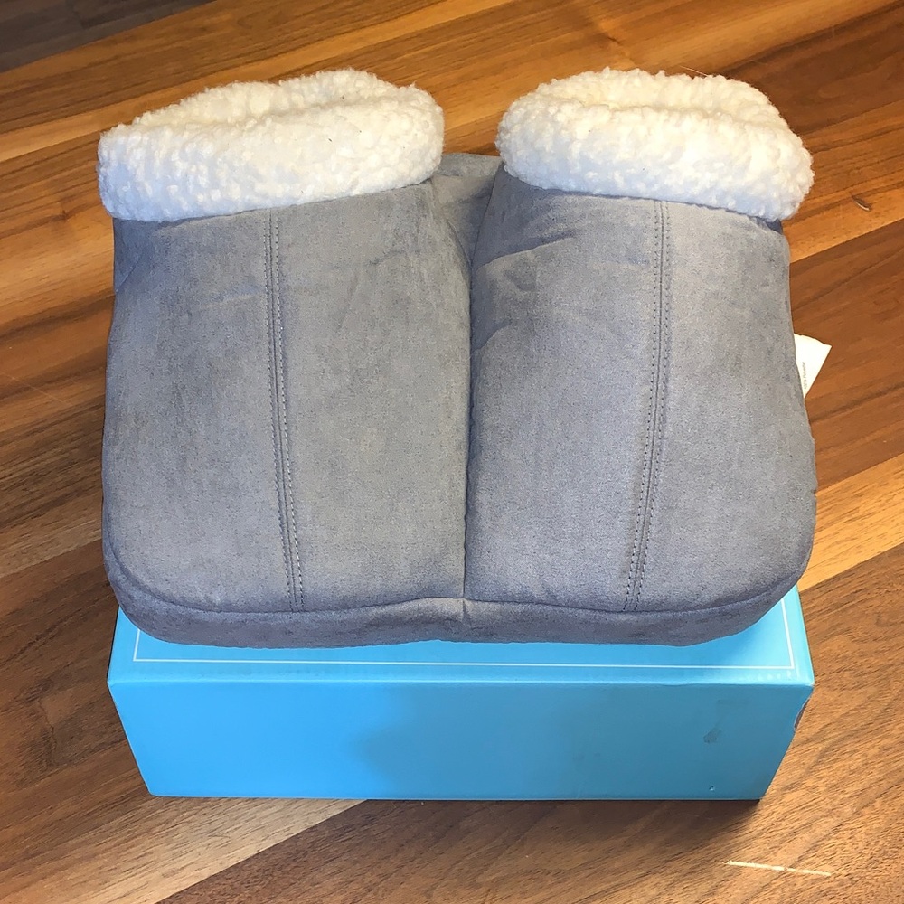 Cozy Grey Sherpa-Lined Women's Slippers